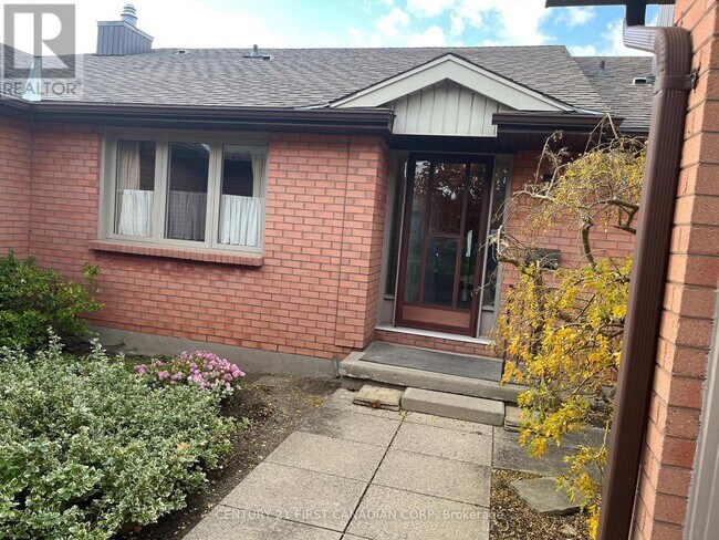 55 Fiddlers Green Rd in London, ON - Building Photo - Building Photo