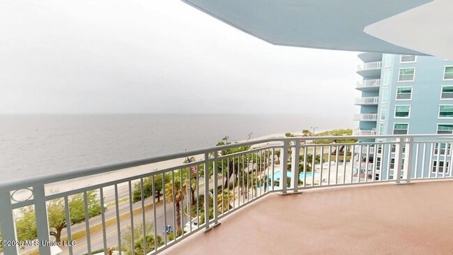2230 Beach Dr, Unit 706 in Gulfport, MS - Building Photo - Building Photo
