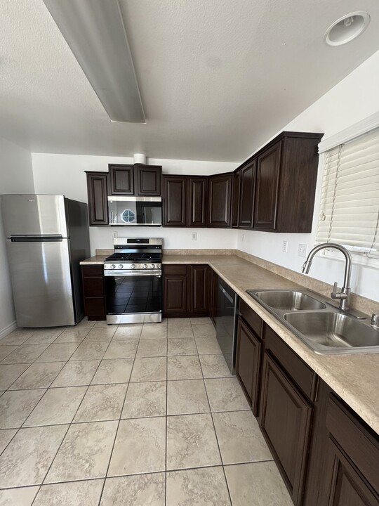 3481 Grant St in Corona, CA - Building Photo