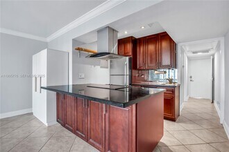 801 NE 18th Ct in Fort Lauderdale, FL - Building Photo - Building Photo