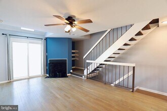 4393 Pembrook Village Dr in Alexandria, VA - Building Photo - Building Photo