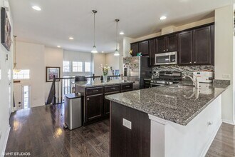 4271 Liberty St in Aurora, IL - Building Photo - Building Photo