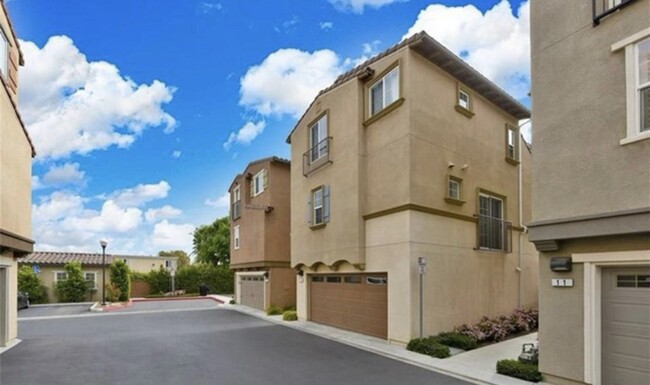 22111 Main St, Unit 12 in Carson, CA - Building Photo - Building Photo