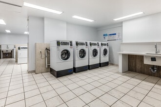 2 Secord Ave in Toronto, ON - Building Photo - Interior Photo