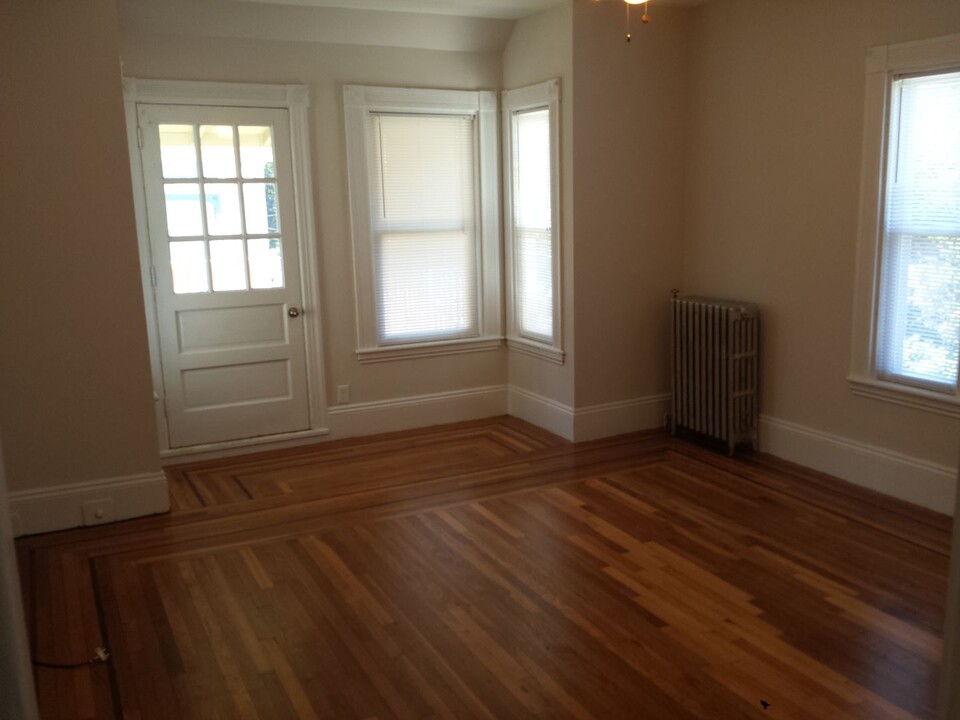 18 Sumner St, Unit 2 in Boston, MA - Building Photo