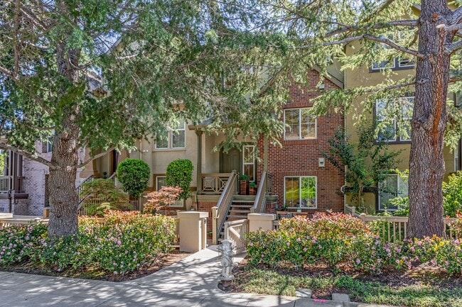 30 Royal Oak Ct in Mountain View, CA - Building Photo - Building Photo