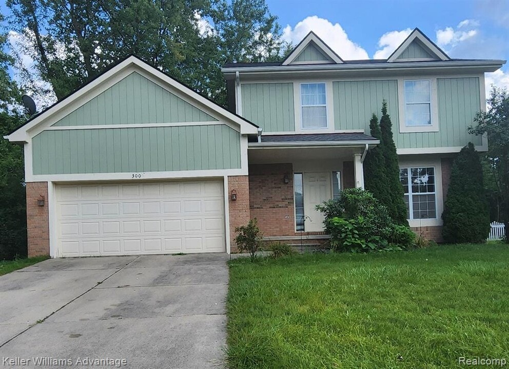 300 Alice Ave in Bloomfield Township, MI - Building Photo