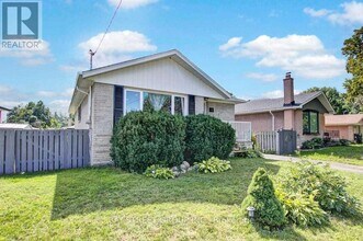23 Dalcourt Dr in Toronto, ON - Building Photo - Building Photo