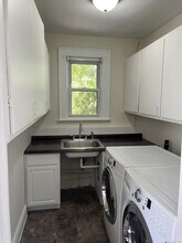 162 College St in Middletown, CT - Building Photo - Building Photo