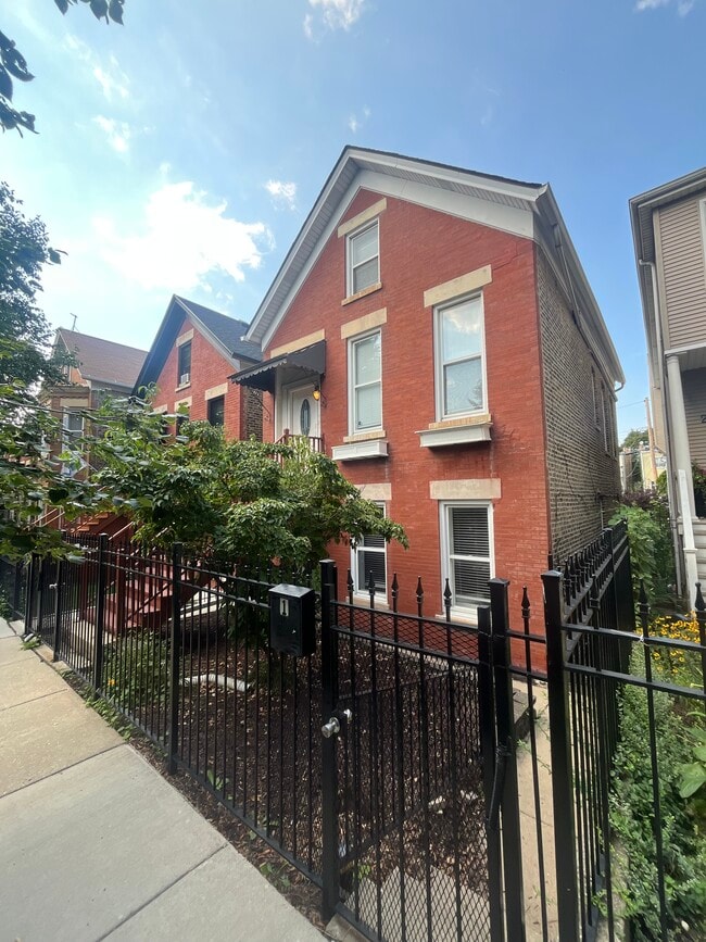 property at 2316 W Melrose St