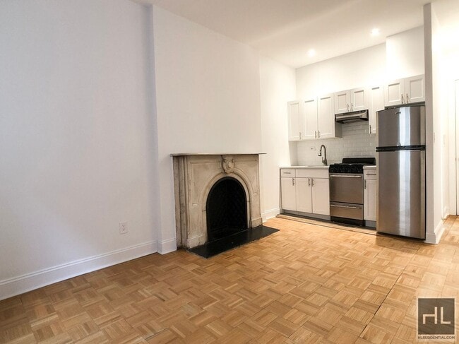 EAST 72 STREET in New York, NY - Building Photo - Building Photo