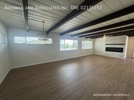 330 Lento Ln in El Cajon, CA - Building Photo