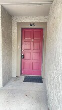 6332 Newtown Cir in Tampa, FL - Building Photo - Building Photo
