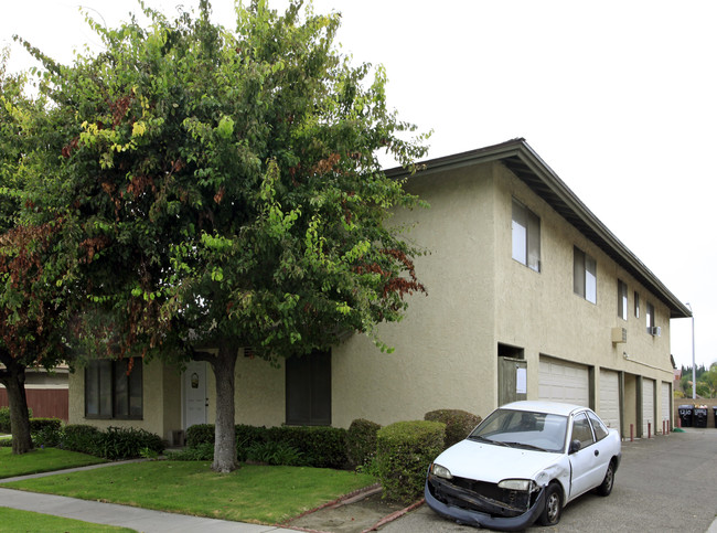 1210 S Sunburst Way in Anaheim, CA - Building Photo - Building Photo