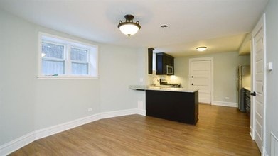 648 Elgin Ave, Unit Garden in Forest Park, IL - Foto de edificio - Building Photo