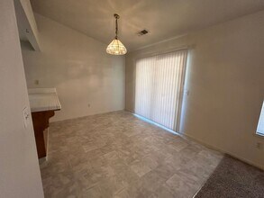 1863 Dry Creek Ct in Merced, CA - Building Photo - Building Photo