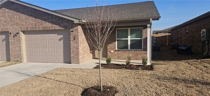 520 NW 68th Ave in Bentonville, AR - Foto de edificio - Building Photo