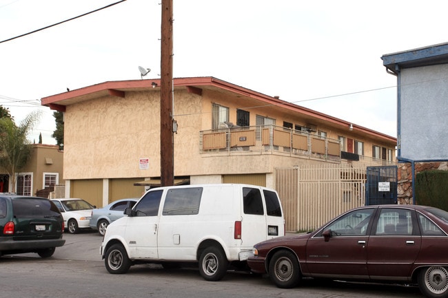 1038 Orange Ave in Long Beach, CA - Building Photo - Building Photo