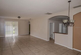 10313 Avelar Ridge Dr in Riverview, FL - Building Photo - Building Photo