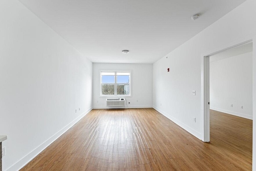 429 Bergen Ave, Unit 168012 in Jersey City, NJ - Building Photo