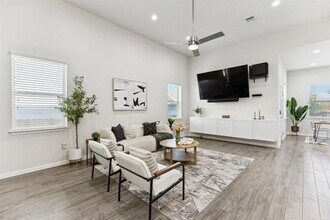 7808 Glover Dr in Austin, TX - Building Photo - Building Photo