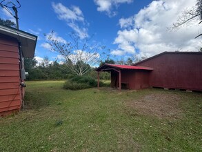 2022 Lincoln Ave in Grand Ridge, FL - Building Photo - Building Photo