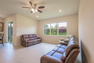 12300 SW Myrtle Oak Dr in Port St. Lucie, FL - Building Photo - Building Photo