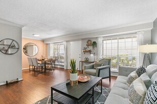 The Abbey at Briargrove Park in Houston, TX - Building Photo