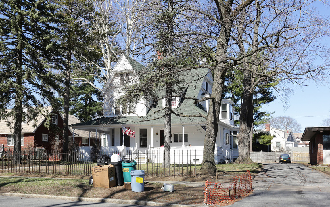 1319 Union St in Schenectady, NY - Building Photo