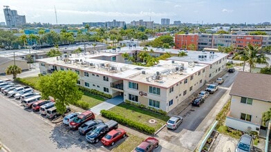 Imperial Gardens in North Miami Beach, FL - Building Photo - Primary Photo