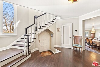 401 N McCadden Pl in Los Angeles, CA - Building Photo - Building Photo