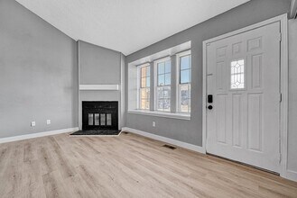 16934 E Whitaker Dr in Aurora, CO - Building Photo - Building Photo