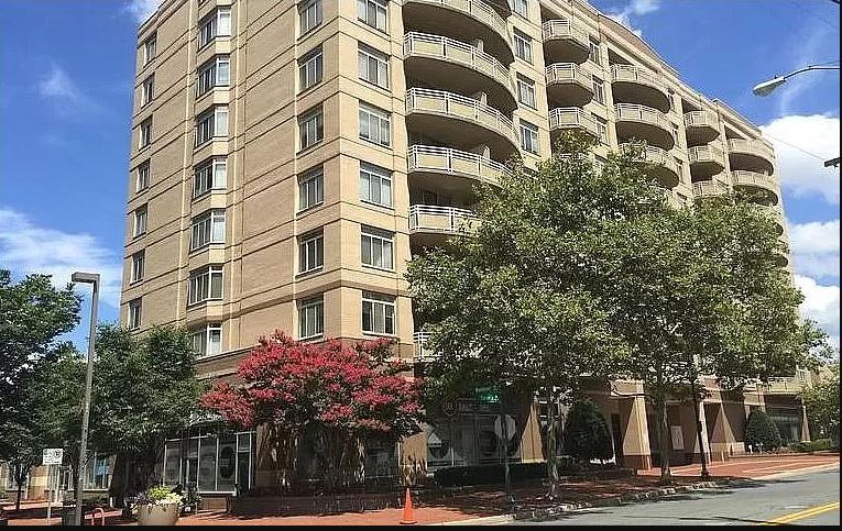 4801 Fairmont Ave, Unit 303 in Bethesda, MD - Building Photo