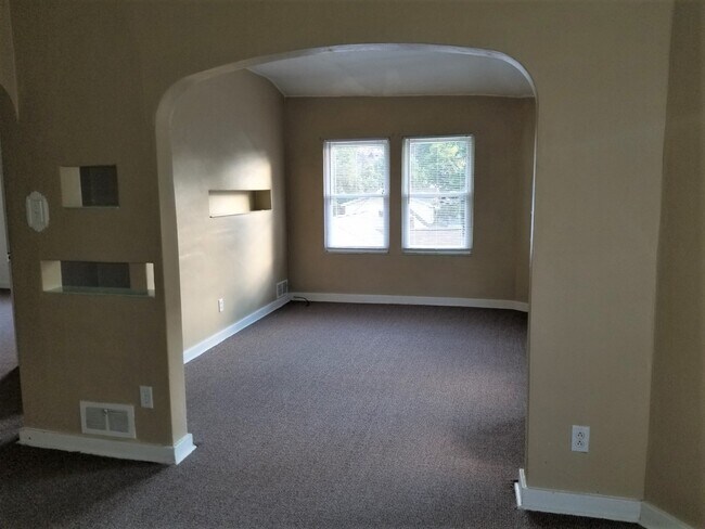 2379 Lumber Ave, Unit #1 in Wheeling, WV - Foto de edificio - Building Photo