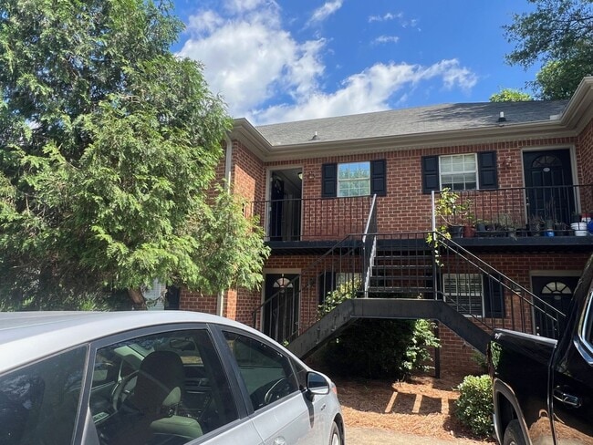 1055 Baxter St in Athens, GA - Building Photo - Building Photo