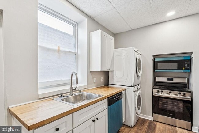 2553 E Somerset St in Philadelphia, PA - Building Photo - Building Photo