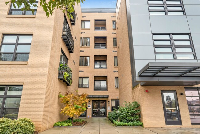 property at 1111 Orren St NE