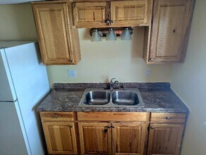 1064-1068 Main St, Unit 9 in Monmouth, ME - Building Photo - Building Photo