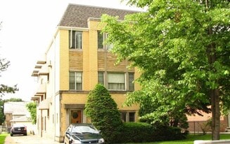 6827 W Devon Ave, Unit garden apt. in Chicago, IL - Building Photo