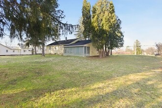 7310 Oswego Rd in Liverpool, NY - Building Photo - Building Photo