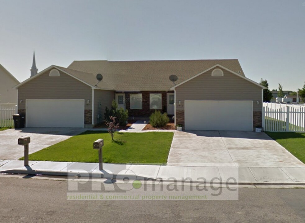 2944 Glenn Cove Ct in Ammon, ID - Building Photo