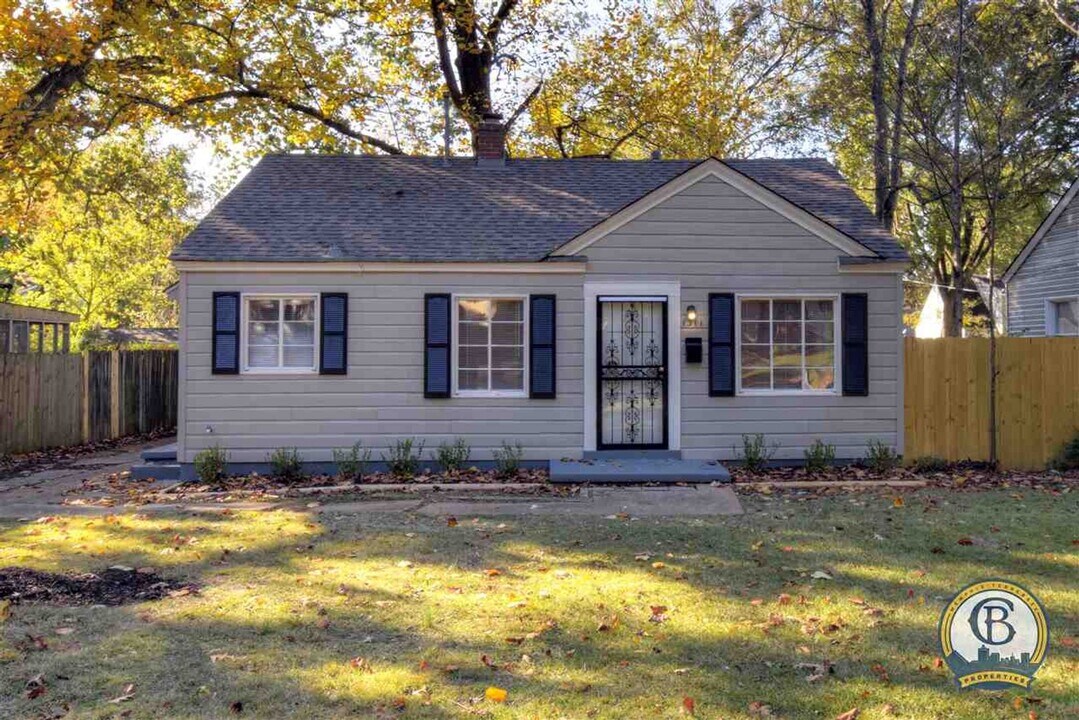1311 Robin Hood Ln in Memphis, TN - Building Photo