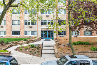 Harriet Hills Condominiums in Minneapolis, MN - Foto de edificio - Building Photo