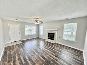 140 Pinewood Dr in Oakland, TN - Building Photo - Building Photo