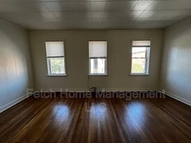 233 S 4th St in Columbia, PA - Building Photo