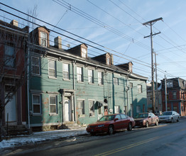 2133 Sarah St in Pittsburgh, PA - Building Photo - Building Photo