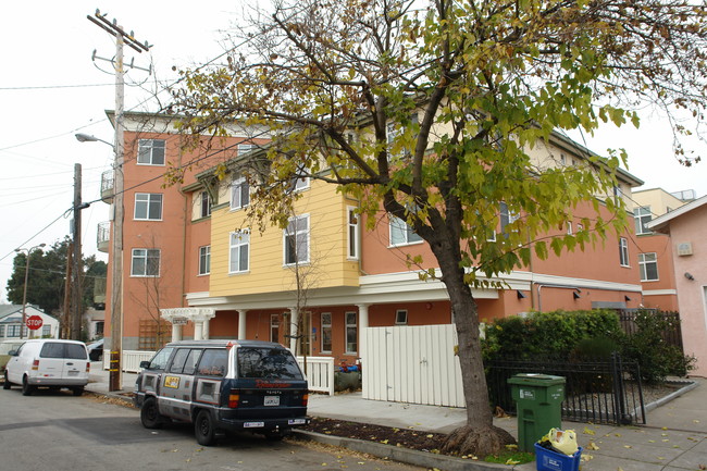 Sacramento Senior Homes in Berkeley, CA - Building Photo - Building Photo