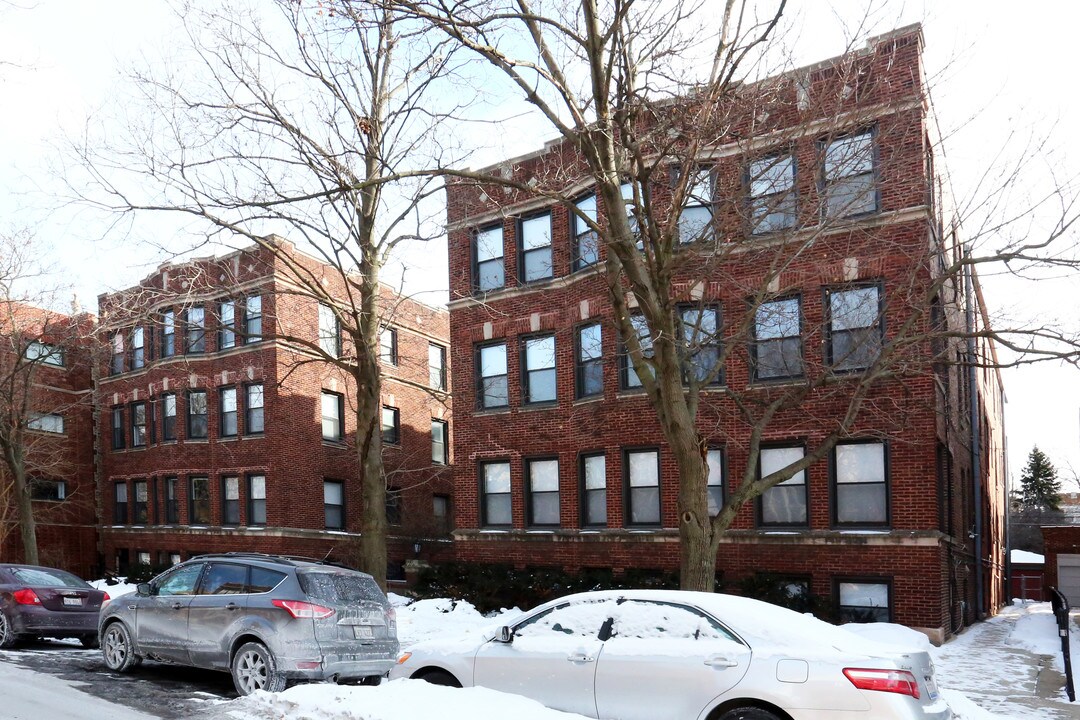 1443-1451 W Balmoral Ave in Chicago, IL - Foto de edificio