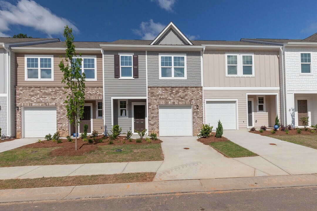 3535 Cardinal Dr in Atlanta, GA - Building Photo