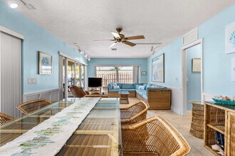 260 1st St in Marathon, FL - Foto de edificio - Building Photo